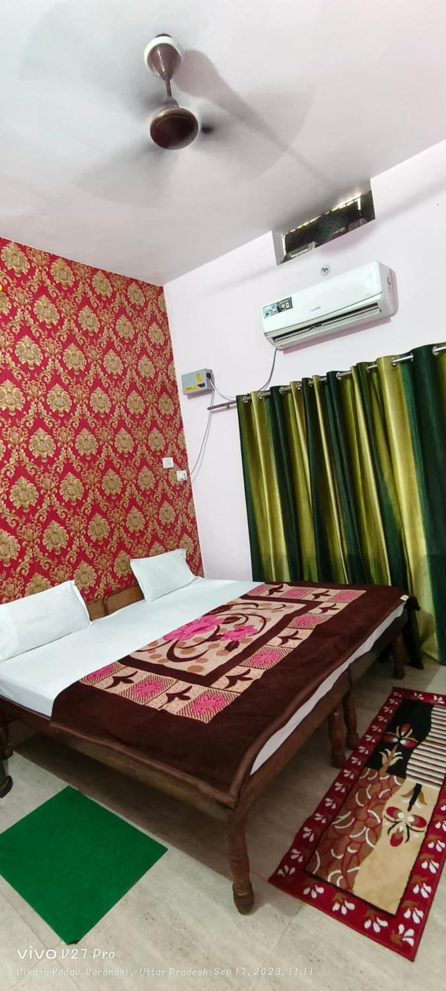 Jamuna Paying Guest house Varanasi